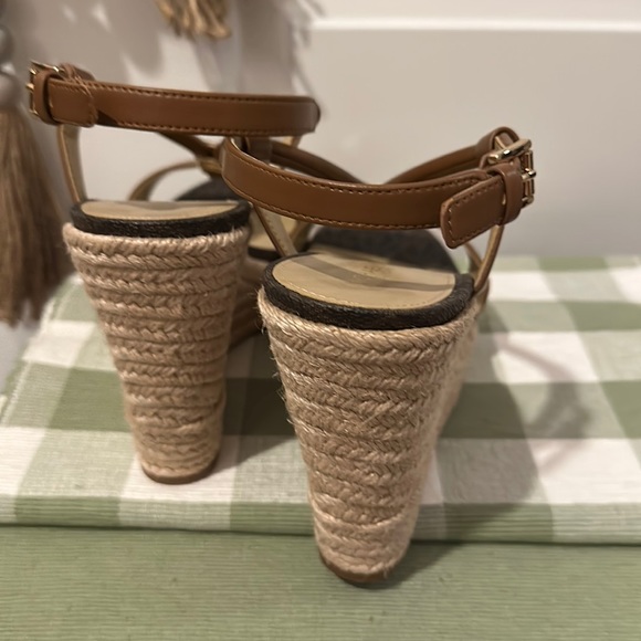 Authentic Michael Kors, Annie Strappy Platform Wedges - Picture 6 of 7
